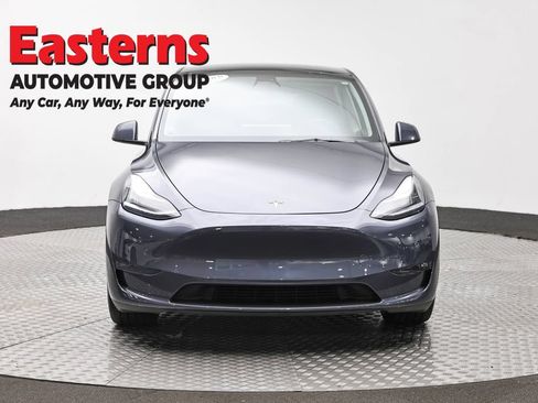 Used 2023 Tesla Model Y Long Range AWD/4WD image 2