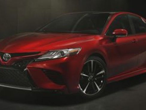 Used 2019 Toyota Camry XSE image 1