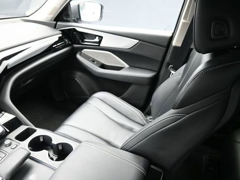 Used 2023 Acura MDX SH-AWD w/ Technology Package image 11