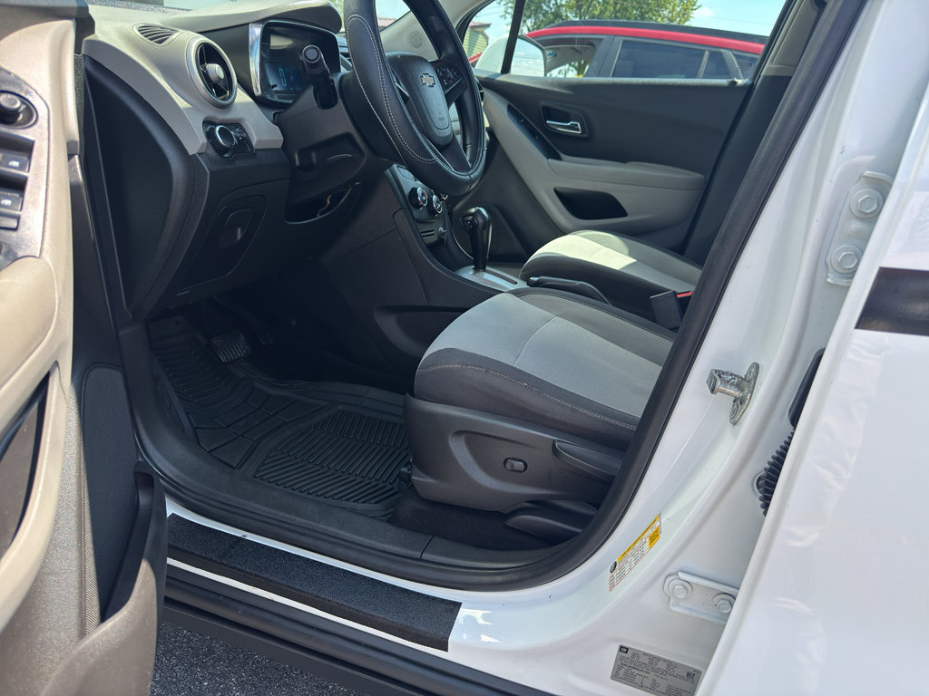 Used 2016 Chevrolet Trax LS AWD/4WD image 15