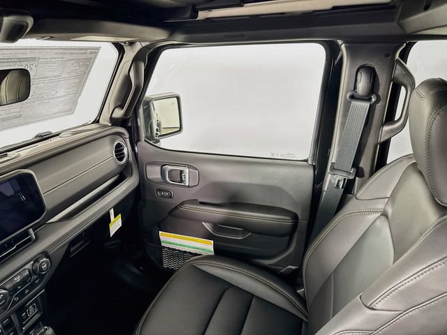 New 2026 Jeep Wrangler Unlimited Sahara AWD/4WD image 27
