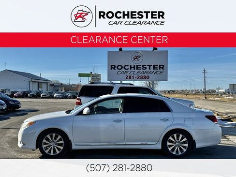 Used 2011 Toyota Avalon Limited image 1