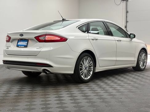 Used 2016 Ford Fusion SE w/ Equipment Group 202A FWD image 6
