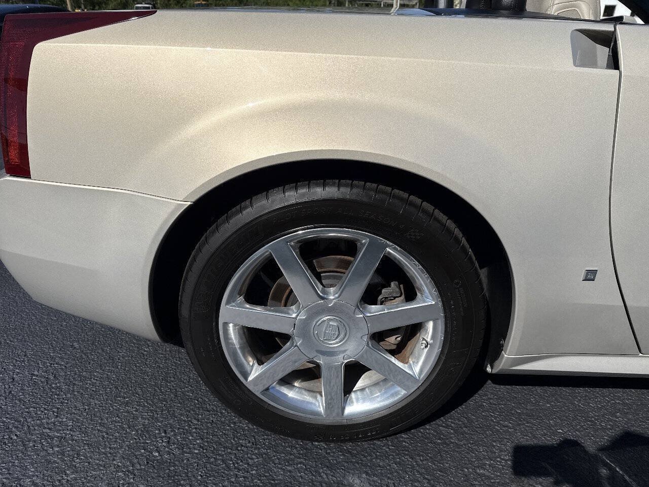 Used 2006 Cadillac XLR RWD image 43