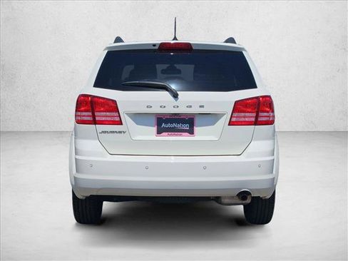 Used 2020 Dodge Journey SE FWD image 7