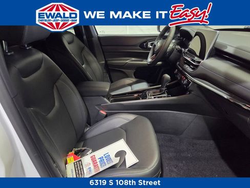 New 2026 Jeep Compass Limited image 9