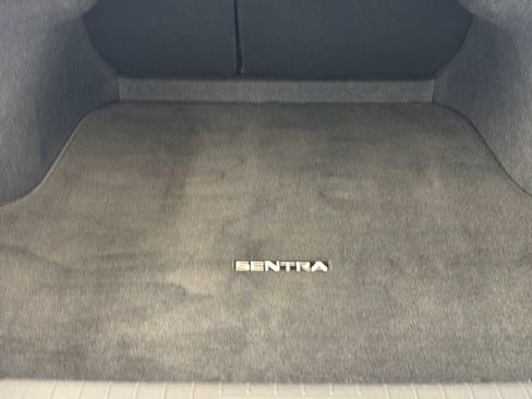 Used 2025 Nissan Sentra SR FWD image 8