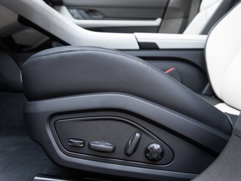 Certified 2026 Porsche Taycan AWD/4WD image 23
