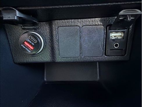 Used 2017 Toyota Corolla SE FWD image 23