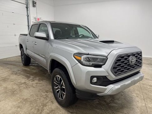 Used 2023 Toyota Tacoma TRD Sport image 3