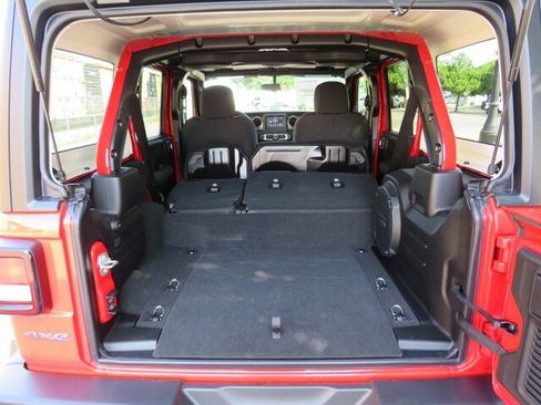 New 2023 Jeep Wrangler Unlimited image 33