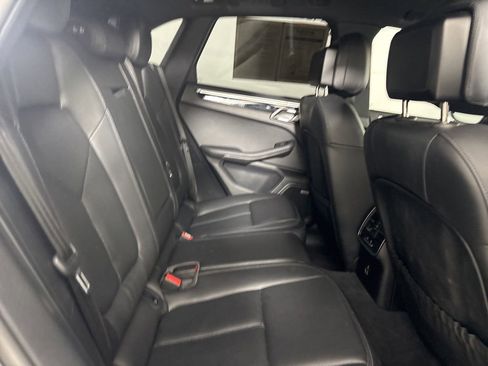 Used 2022 Porsche Macan w/ Premium Package Plus AWD/4WD image 27