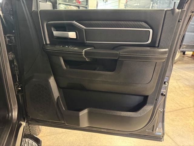 Certified 2025 RAM 2500 Big Horn AWD/4WD image 8
