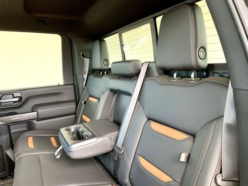 Used 2022 GMC Sierra 2500 AT4 w/ AT4 Preferred Package image 15