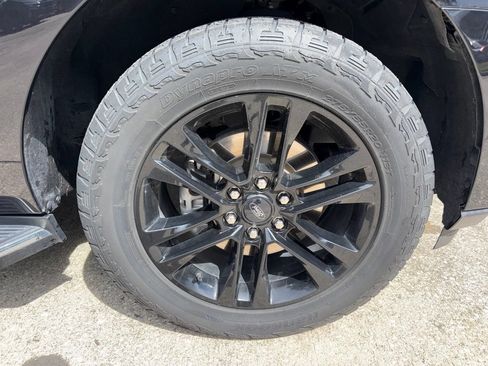 Used 2023 Ford Expedition XLT RWD image 43