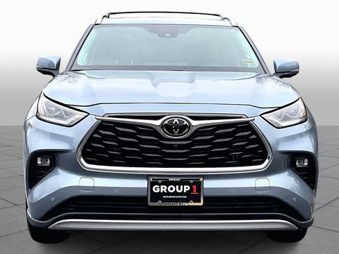 Used 2024 Toyota Highlander Platinum image 4