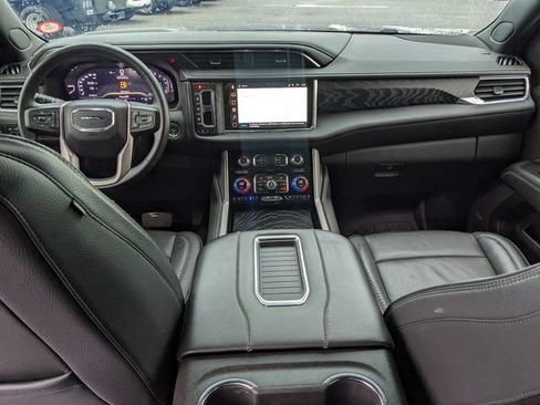 Used 2023 GMC Yukon XL Denali AWD/4WD image 15