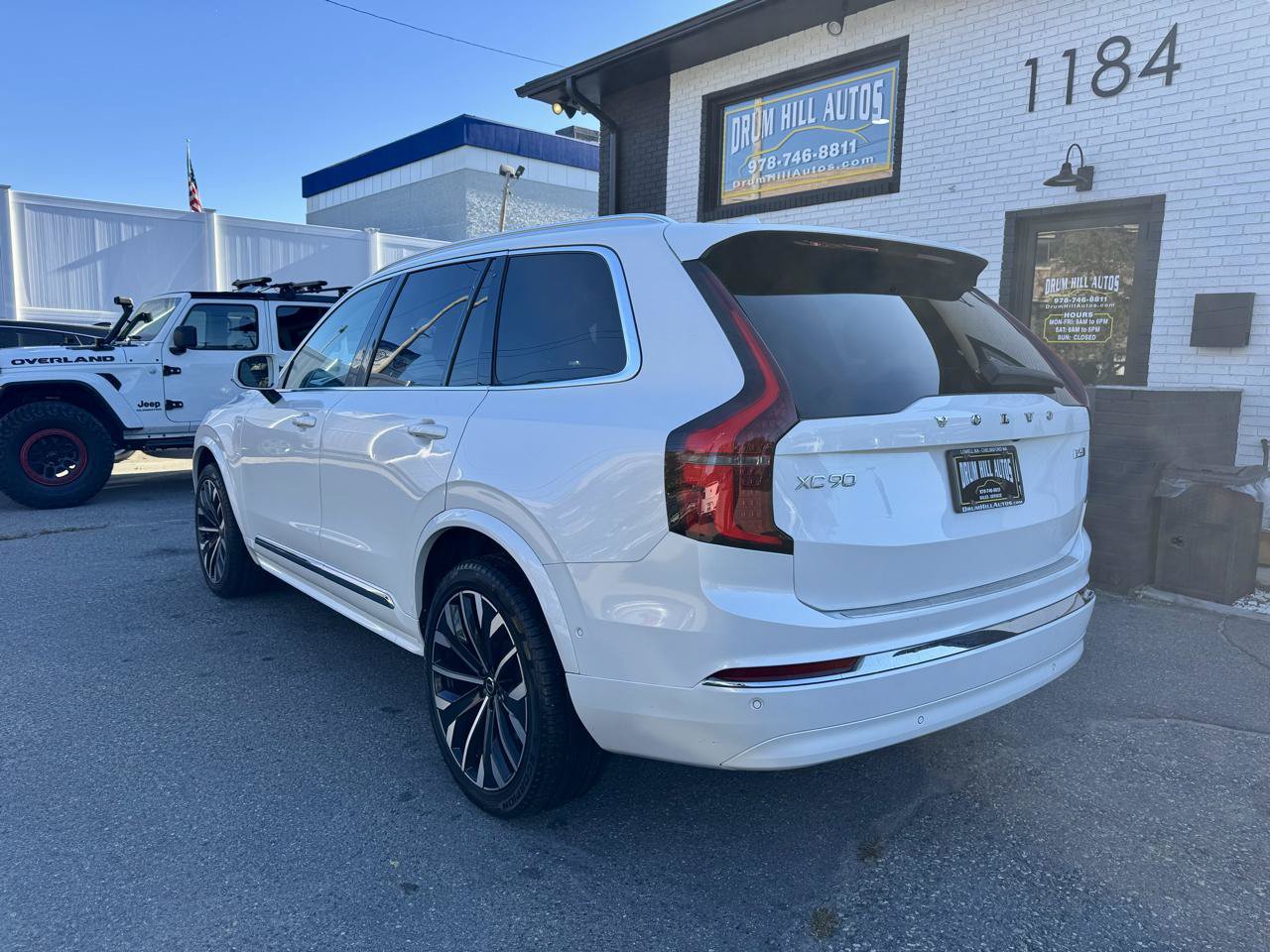 Used 2025 Volvo XC90 B6 Plus w/ Protection Package Premier AWD/4WD image 3