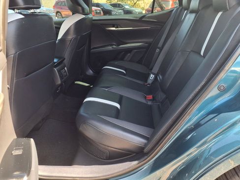 Used 2025 Toyota Camry SE w/ Convenience Package FWD image 17