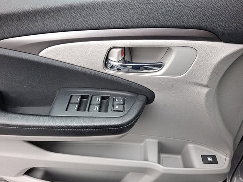 Used 2017 Honda Ridgeline RTL-T image 11