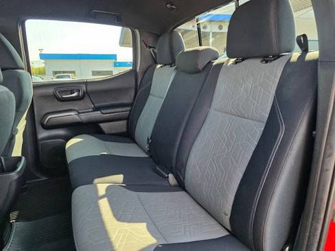 Used 2021 Toyota Tacoma TRD Sport w/ Technology Package AWD/4WD image 27