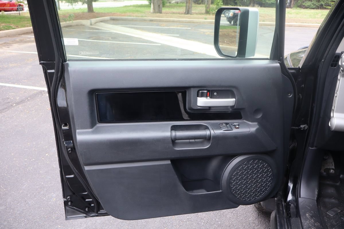 Used 2007 Toyota FJ Cruiser 4WD image 23