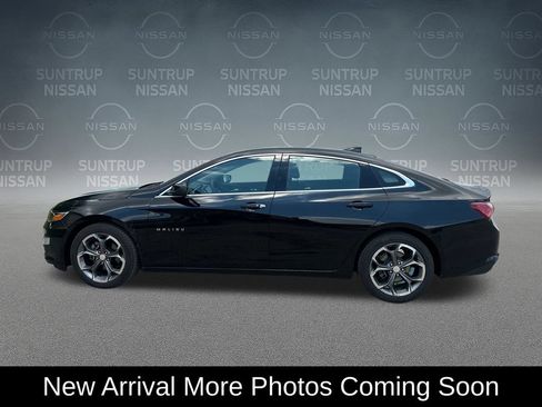 Used 2021 Chevrolet Malibu LT FWD image 2