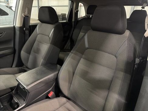 Used 2025 Honda CR-V EX image 9