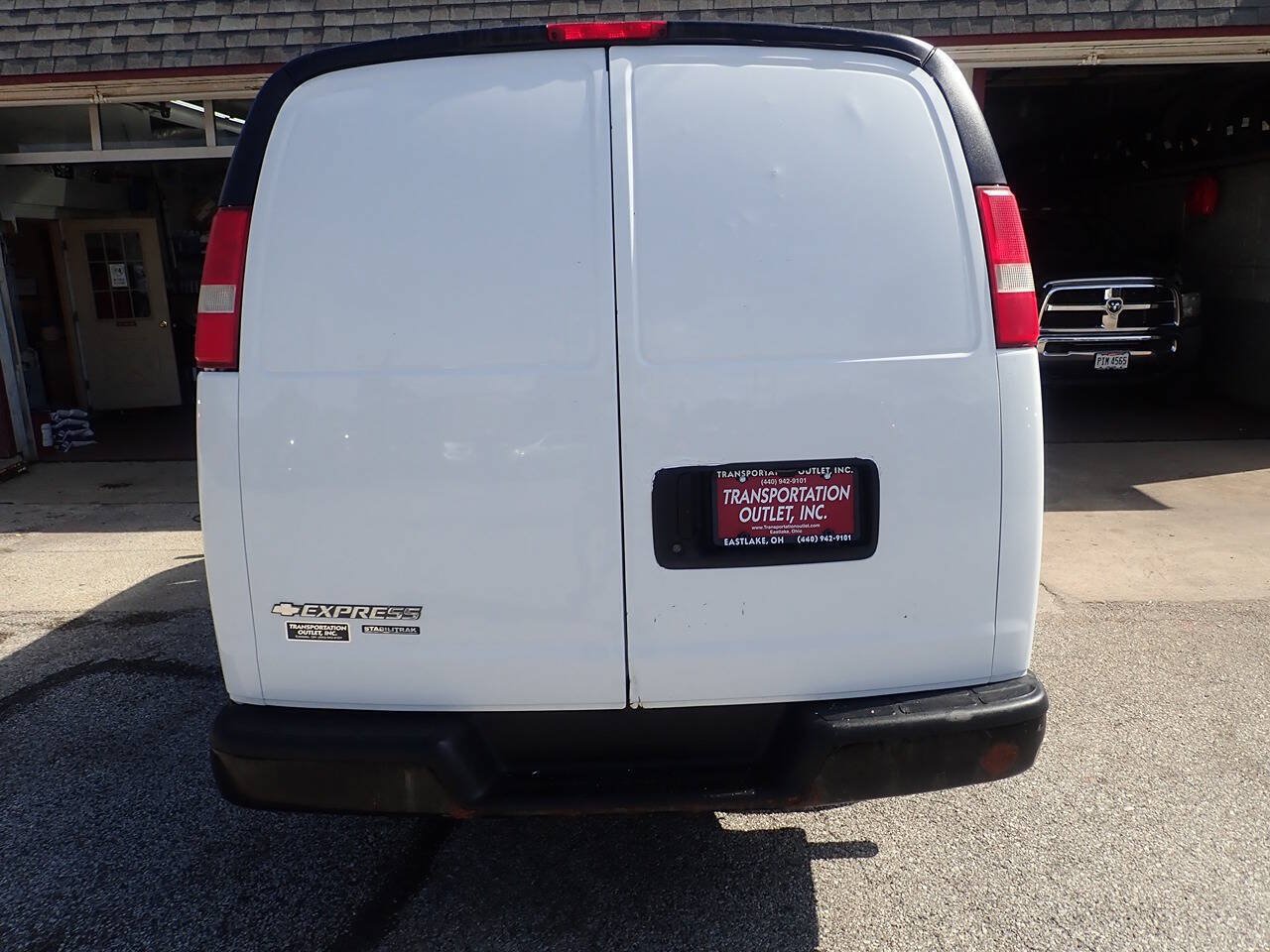 Used 2014 Chevrolet Express 2500 RWD image 11