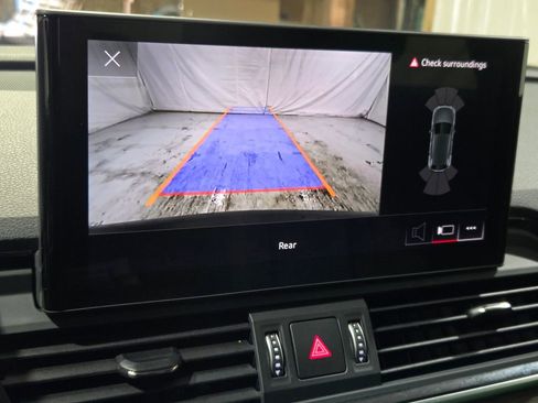 Used 2022 Audi Q5 2.0T Premium w/ Convenience Package image 2