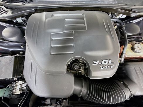 Used 2016 Dodge Challenger SXT image 36