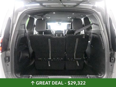 Used 2025 Chrysler Pacifica Select image 25