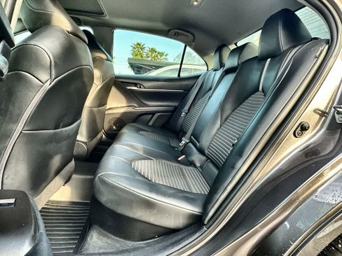 Used 2022 Toyota Camry SE w/ Audio Upgrade Package image 4