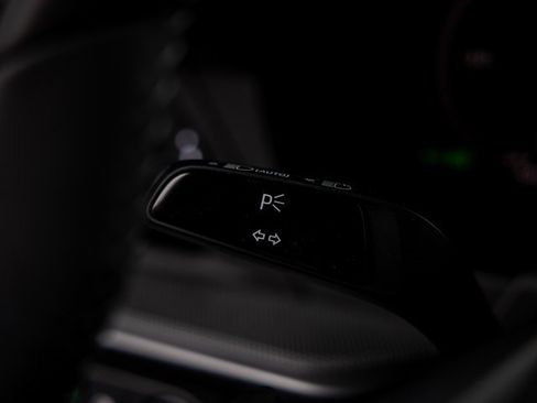 Used 2025 Porsche 911 Carrera image 38