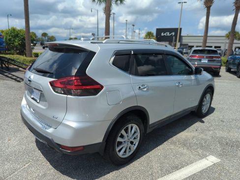 Used 2018 Nissan Rogue SV FWD image 6