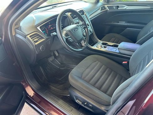 Used 2018 Ford Fusion SE image 7