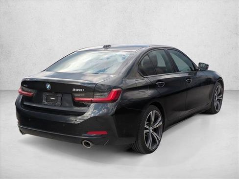 Used 2023 BMW 330i xDrive Sedan w/ Premium Package image 5