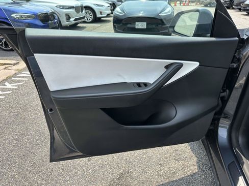 Used 2022 Tesla Model Y Performance AWD/4WD image 13