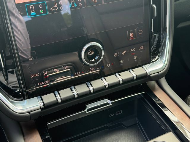 New 2026 GMC Yukon Denali w/ Denali Reserve Package AWD/4WD image 18