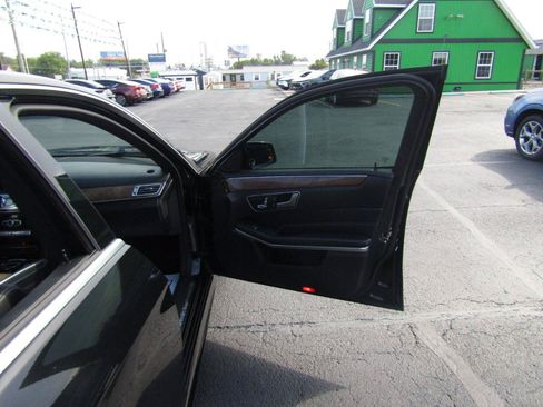 Used 2014 Mercedes-Benz E 350 4MATIC Sedan image 23