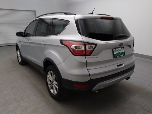 Used 2018 Ford Escape SE FWD image 5