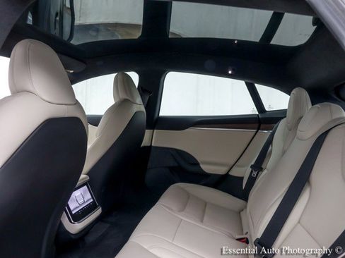 Used 2022 Tesla Model S image 15
