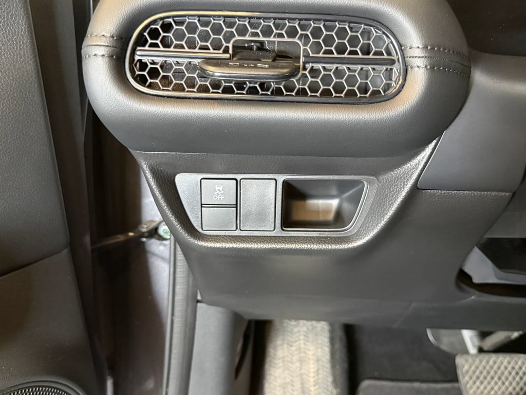 Used 2025 Honda HR-V LX image 18
