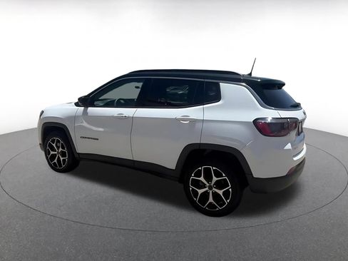 Used 2025 Jeep Compass Limited AWD/4WD image 10