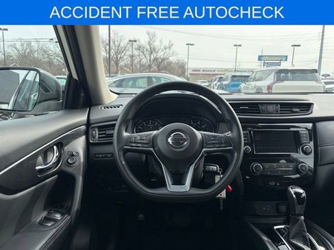 Used 2018 Nissan Rogue S image 3