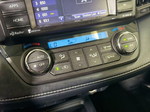 Used 2018 Toyota RAV4 XLE w/ Plus Extra Value Package AWD/4WD image 17