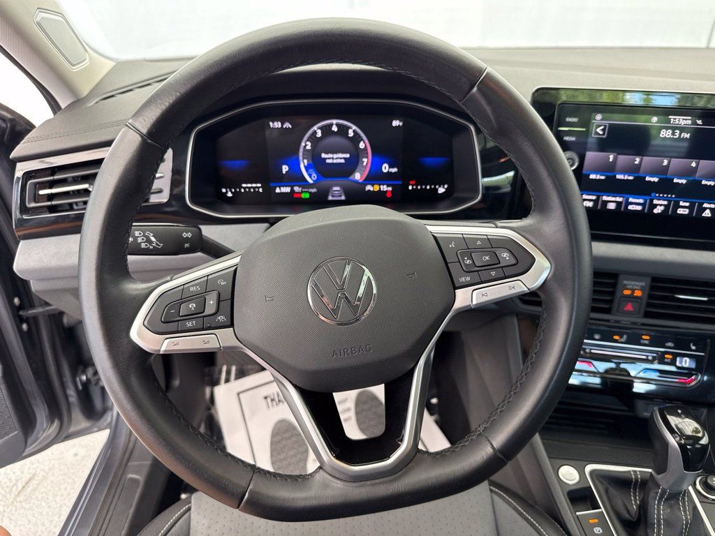 Used 2025 Volkswagen Jetta SE FWD image 26