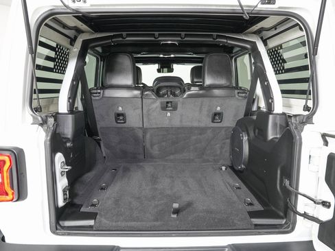 Used 2022 Jeep Wrangler Unlimited Rubicon w/ Xtreme Recon 35" Tire Package image 11