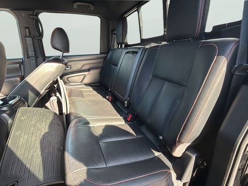 Used 2021 Nissan Titan PRO-4X w/ Pro-4x Convenience Package AWD/4WD image 23