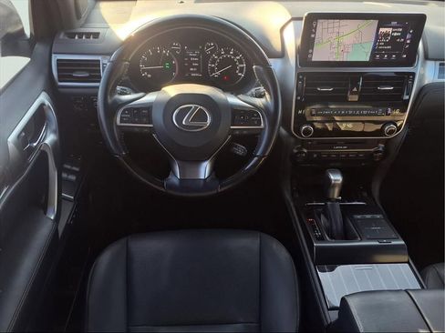 Used 2023 Lexus GX 460 Premium w/ Accessory Package image 2